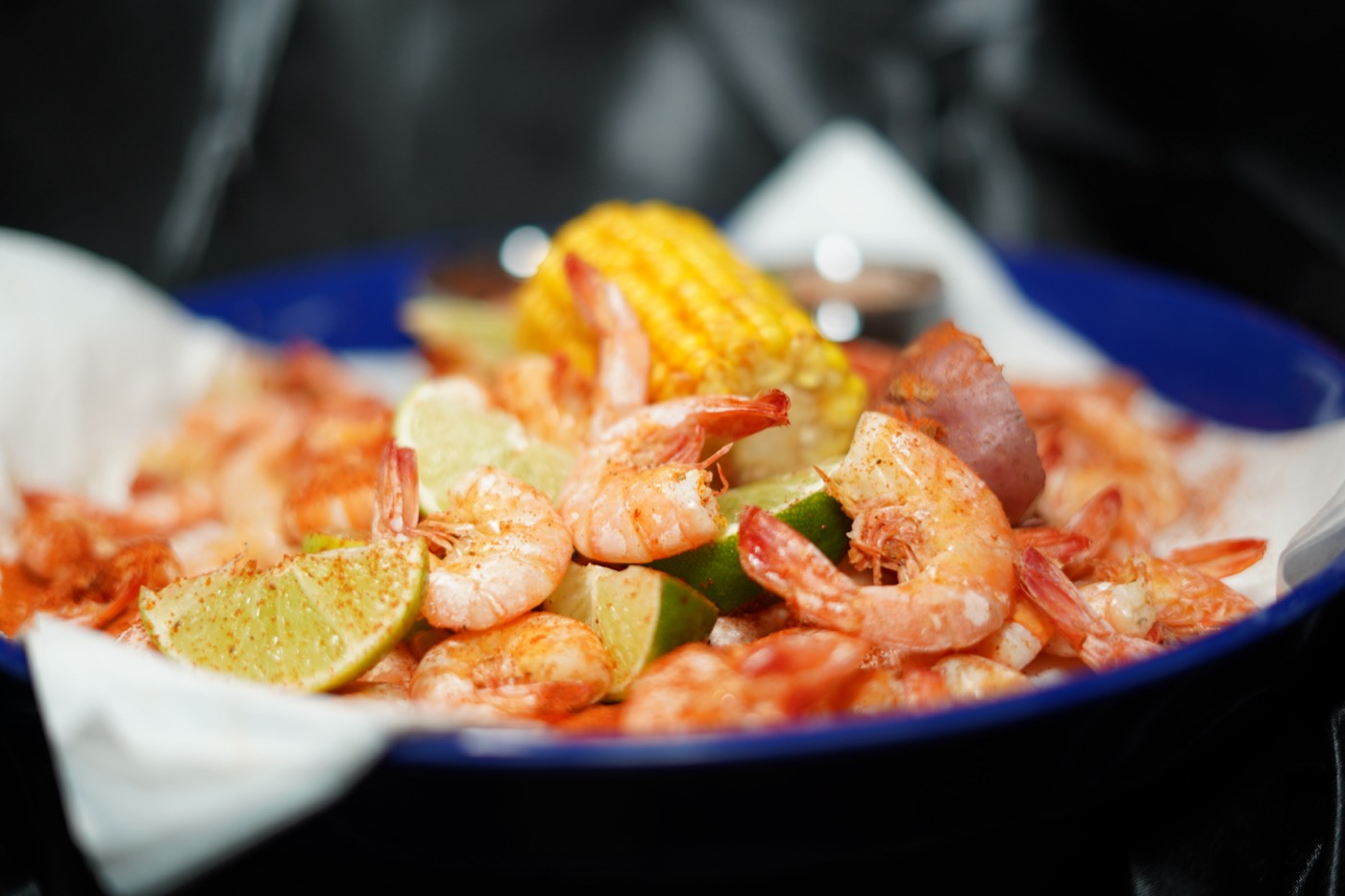 Seasoned shrimp with lime and corn